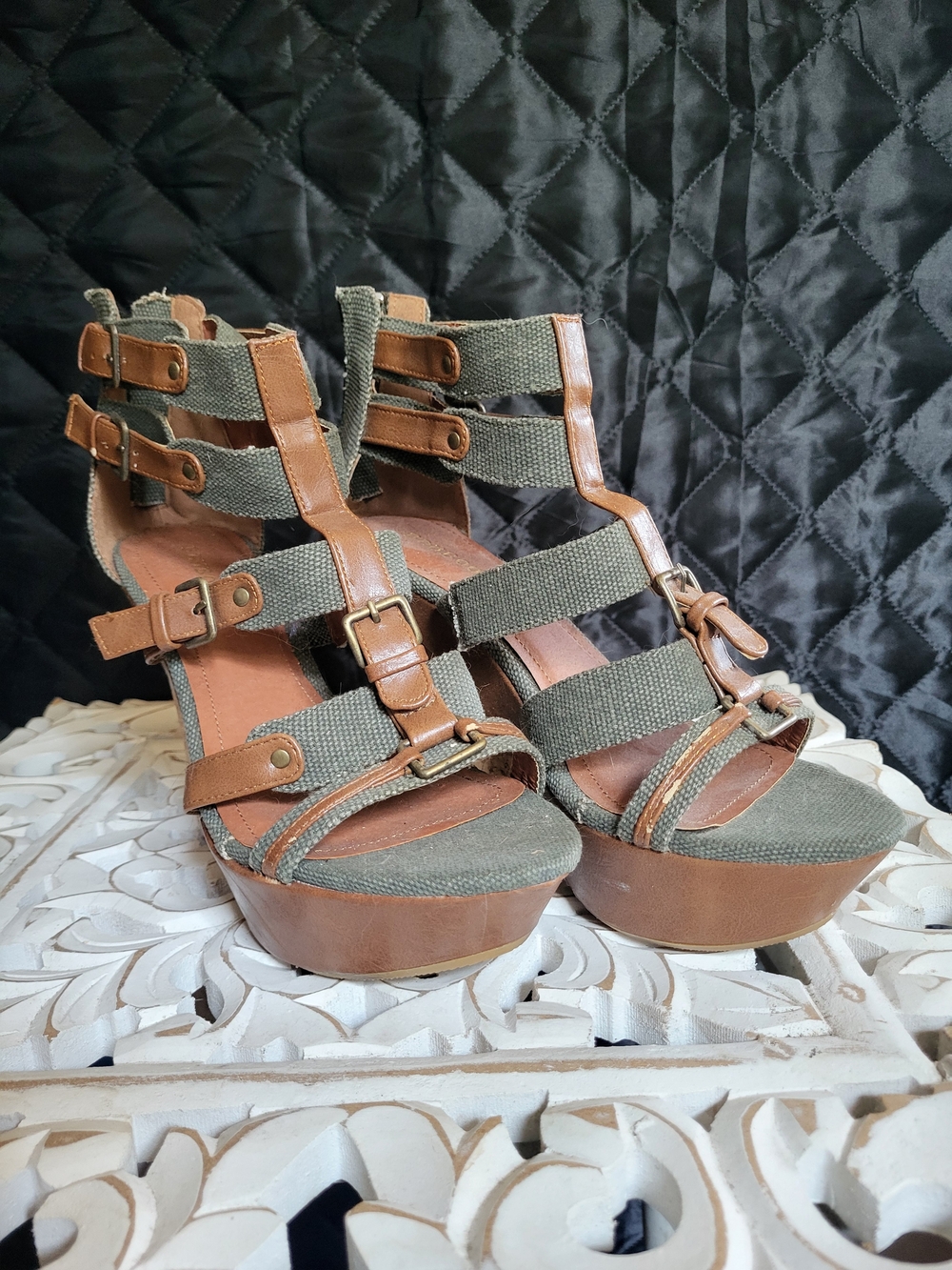 Women’s Strappy Platform Sandals